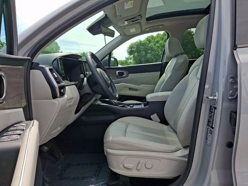 Certified 2023 Kia Sorento S w/ Panoramic Sunroof Package AWD/4WD image 13