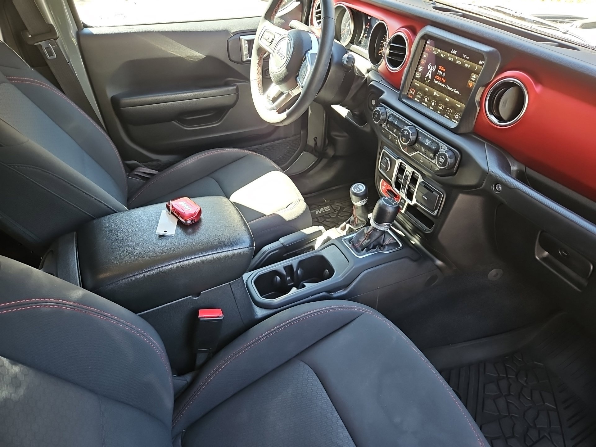 Used 2023 Jeep Gladiator Rubicon w/ Cold Weather Group AWD/4WD image 21