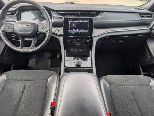Used 2024 Jeep Grand Cherokee Altitude RWD image 23