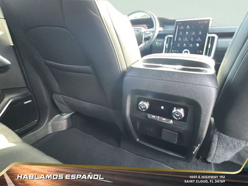 Certified 2025 GMC Acadia Elevation image 34