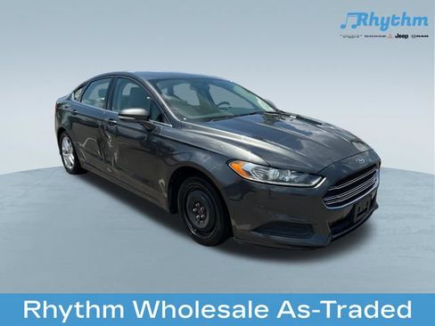 Used 2015 Ford Fusion SE FWD image 1