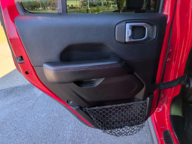 Used 2018 Jeep Wrangler Unlimited Rubicon w/ Dual Top Group AWD/4WD image 26
