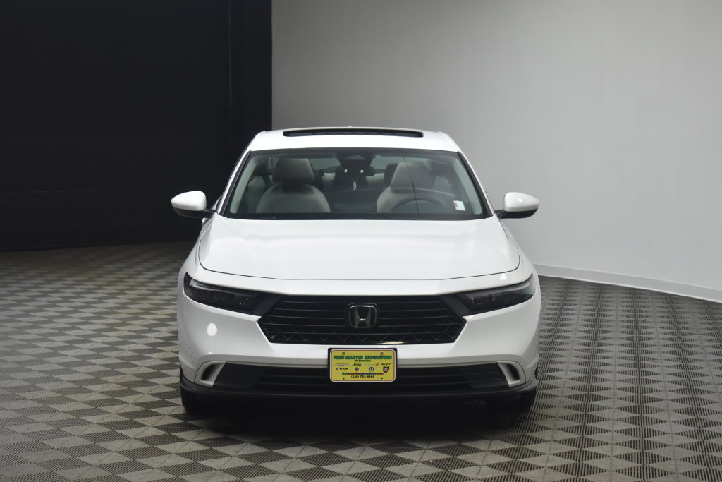 Used 2023 Honda Accord EX image 18