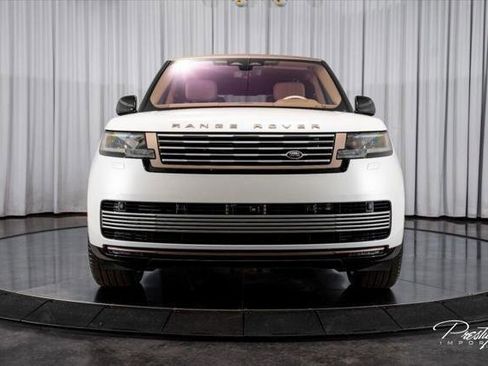 Used 2023 Land Rover Range Rover SV AWD/4WD image 3