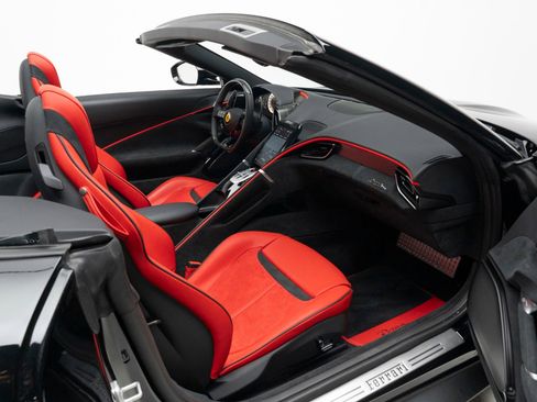 Used 2025 Ferrari Roma Spider RWD image 43