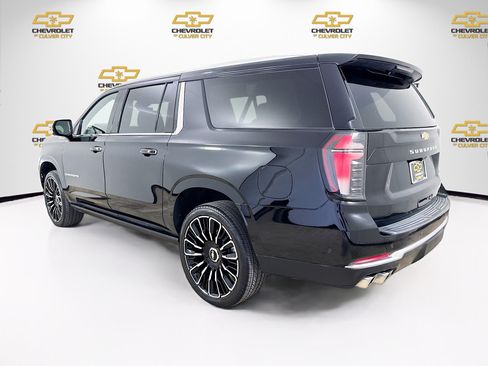 Used 2025 Chevrolet Suburban High Country AWD/4WD image 6