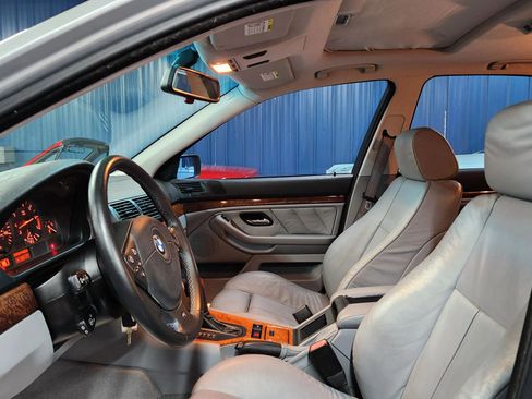 Used 1999 BMW 528i Sedan image 9