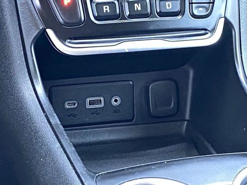 Used 2020 GMC Terrain SLE FWD image 22