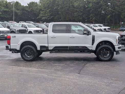 New 2026 Ford F250 Lariat w/ Black Appearance Package AWD/4WD image 5