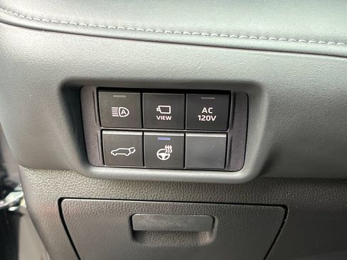 Used 2026 Toyota Highlander Platinum AWD/4WD image 30