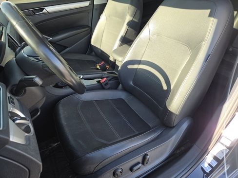 Used 2019 Volkswagen Passat 2.0T Wolfsburg w/ Wheels & Sunroof Package image 5