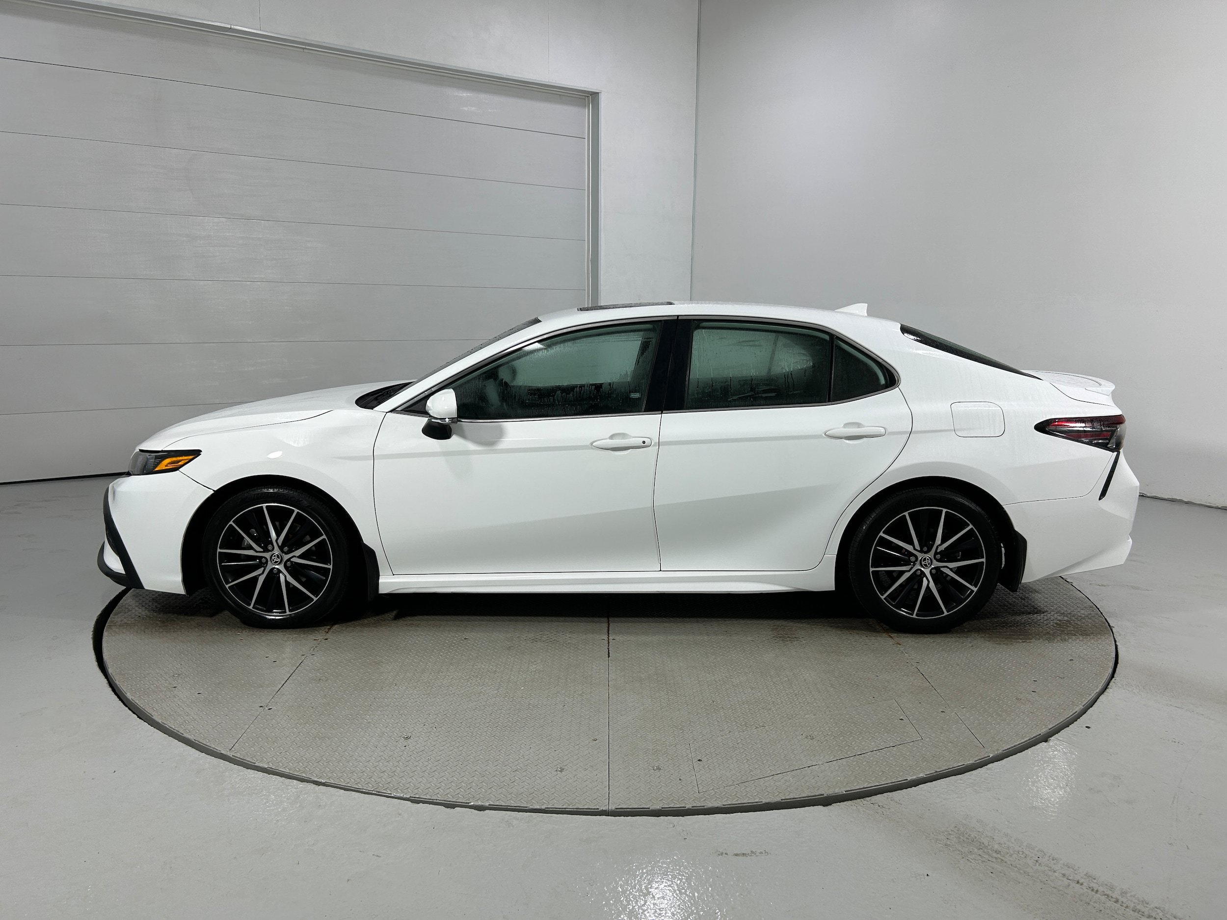 Used 2023 Toyota Camry SE w/ Cold Weather Package AWD/4WD image 20
