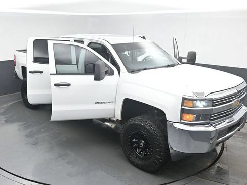 Used 2015 Chevrolet Silverado 2500 LT AWD/4WD image 45