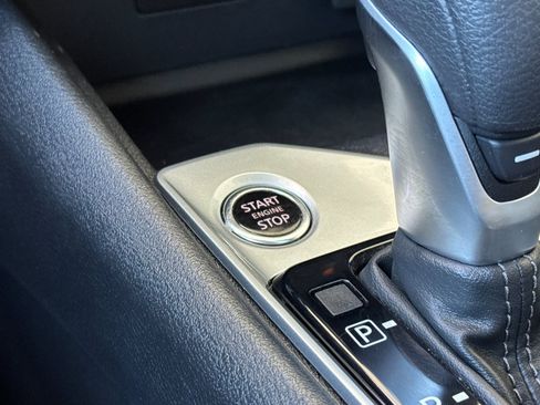 Used 2025 Nissan Altima 2.5 SV FWD image 17