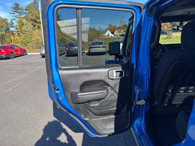 Used 2022 Jeep Gladiator Mojave w/ LED Lighting Group AWD/4WD image 17