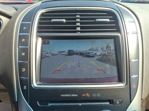 Used 2019 Lincoln Nautilus Select AWD/4WD image 21