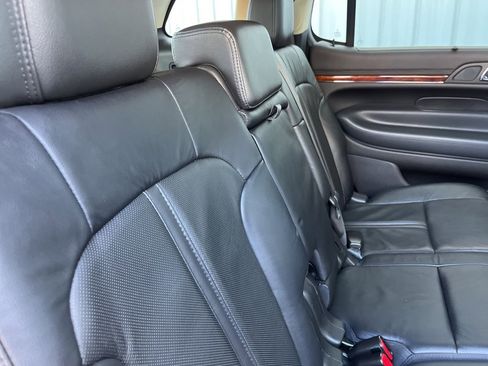 Used 2019 Lincoln MKT AWD image 42