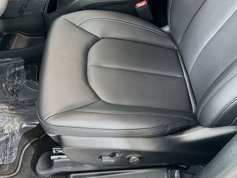 New 2026 Chrysler Pacifica Select image 18