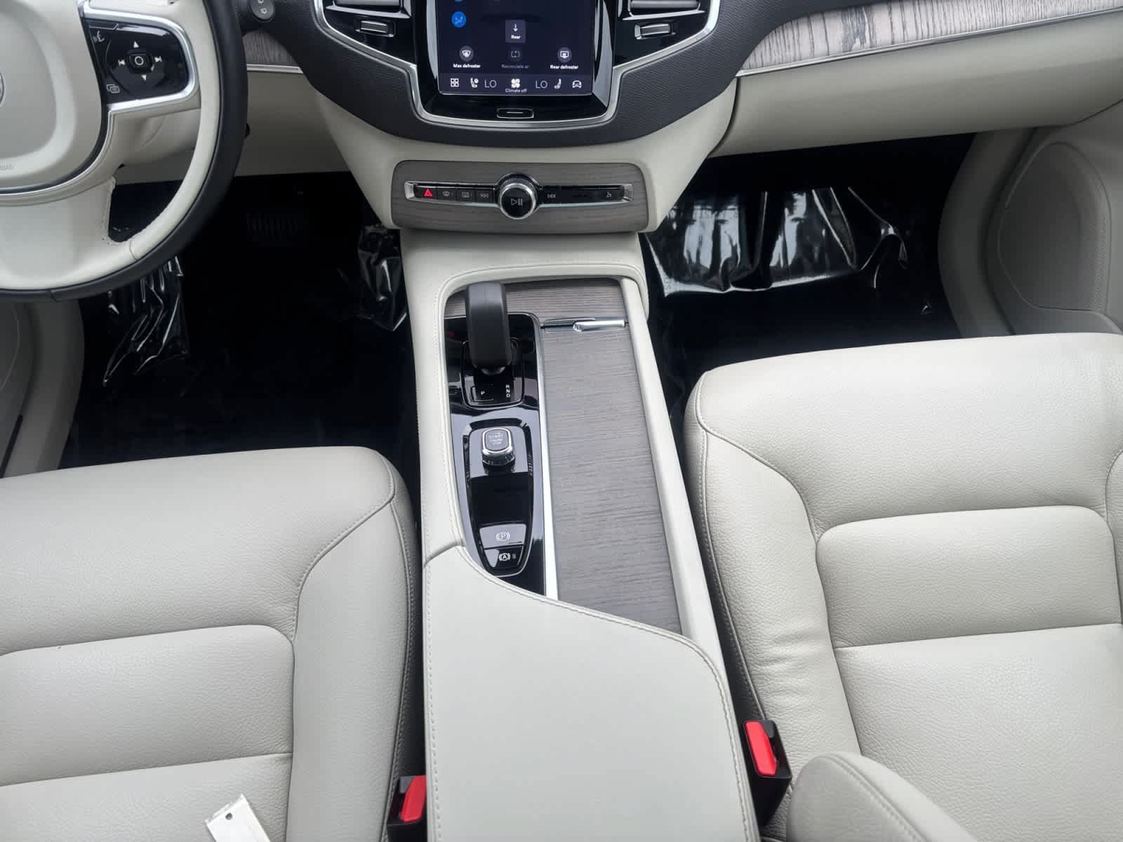 Used 2024 Volvo XC90 B6 Plus AWD/4WD image 15