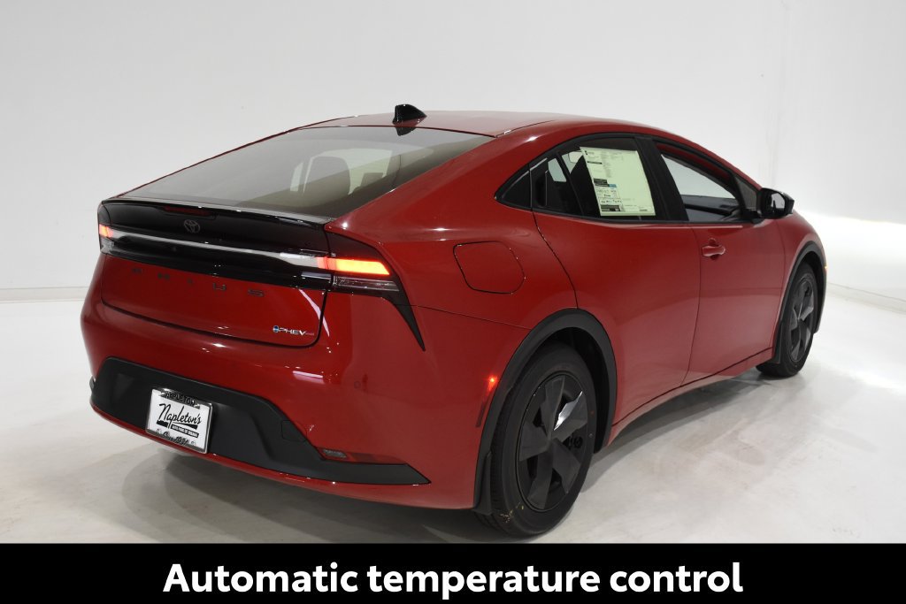 New 2027 Toyota Prius Plug-In Hybrid FWD image 4