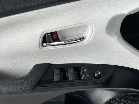 Certified 2020 Toyota Prius Limited FWD image 18