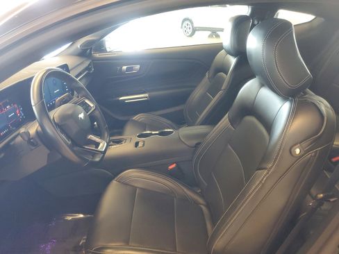 Used 2025 Ford Mustang Premium RWD image 13