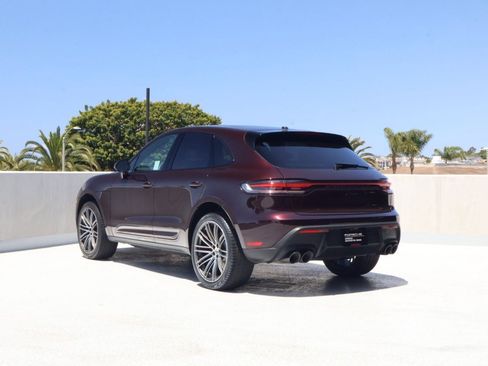 Certified 2023 Porsche Macan AWD/4WD image 3