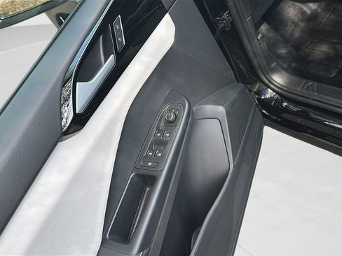 New 2026 Volkswagen Taos S image 10