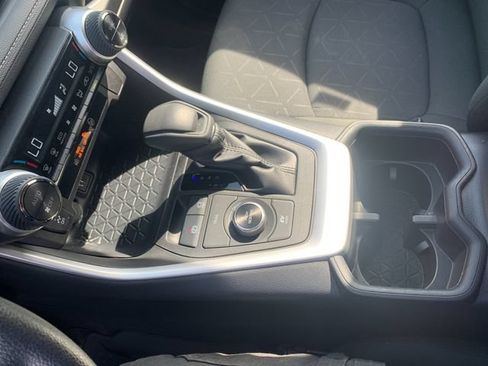Used 2025 Toyota RAV4 XLE AWD/4WD image 24