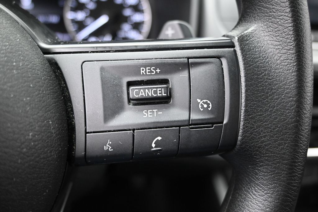 Used 2024 Nissan Rogue S AWD/4WD image 25