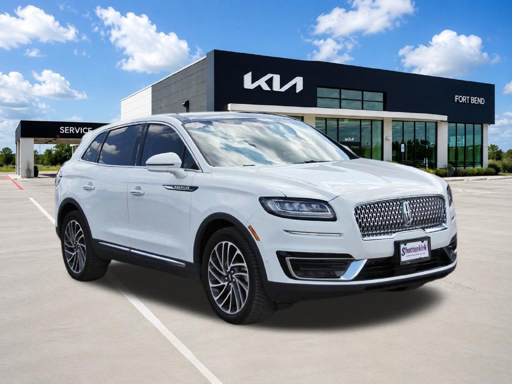 Used 2020 Lincoln Nautilus Reserve w/ Equipment Group 201A FWD image 3