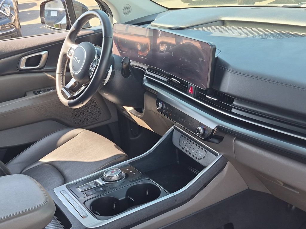 Certified 2026 Kia Carnival LXS FWD image 29