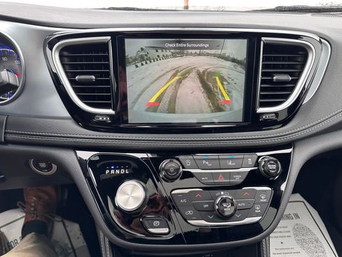 New 2026 Chrysler Pacifica Limited w/ S Appearance Package image 15