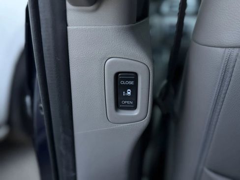 Used 2016 Honda Odyssey Touring Elite image 29