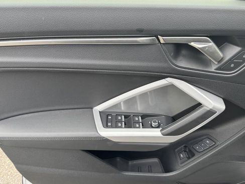 Certified 2025 Audi Q3 2.0T Premium image 25