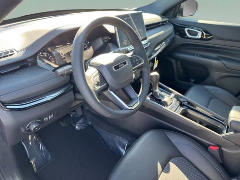 New 2026 Jeep Compass Latitude image 19