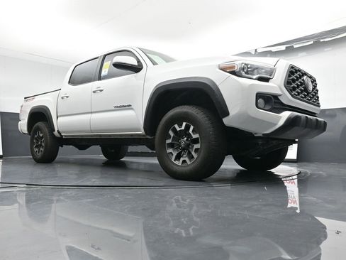 Used 2022 Toyota Tacoma TRD Off-Road w/ Technology Package image 31