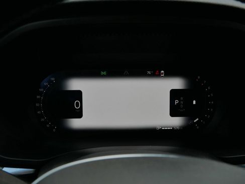 Certified 2025 Volvo XC60 B5 Plus AWD/4WD image 21
