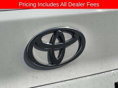 Used 2025 Toyota Camry SE FWD image 8