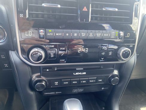 Used 2022 Lexus GX 460 Luxury w/ Sport Design Package AWD/4WD image 22