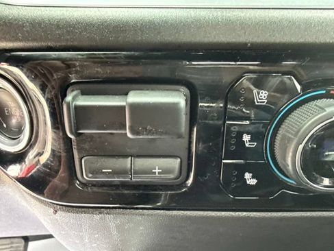 Used 2025 Chevrolet Silverado 1500 High Country RWD image 21