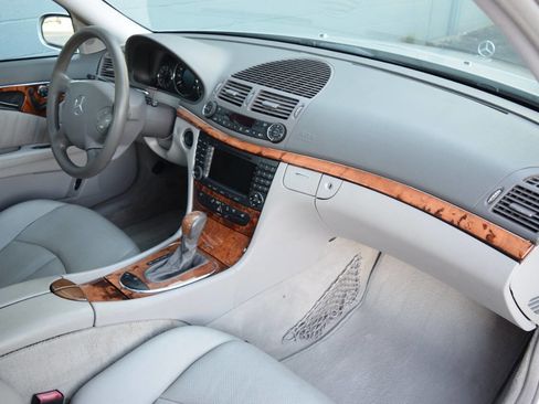 Used 2004 Mercedes-Benz E 500 Sedan image 44
