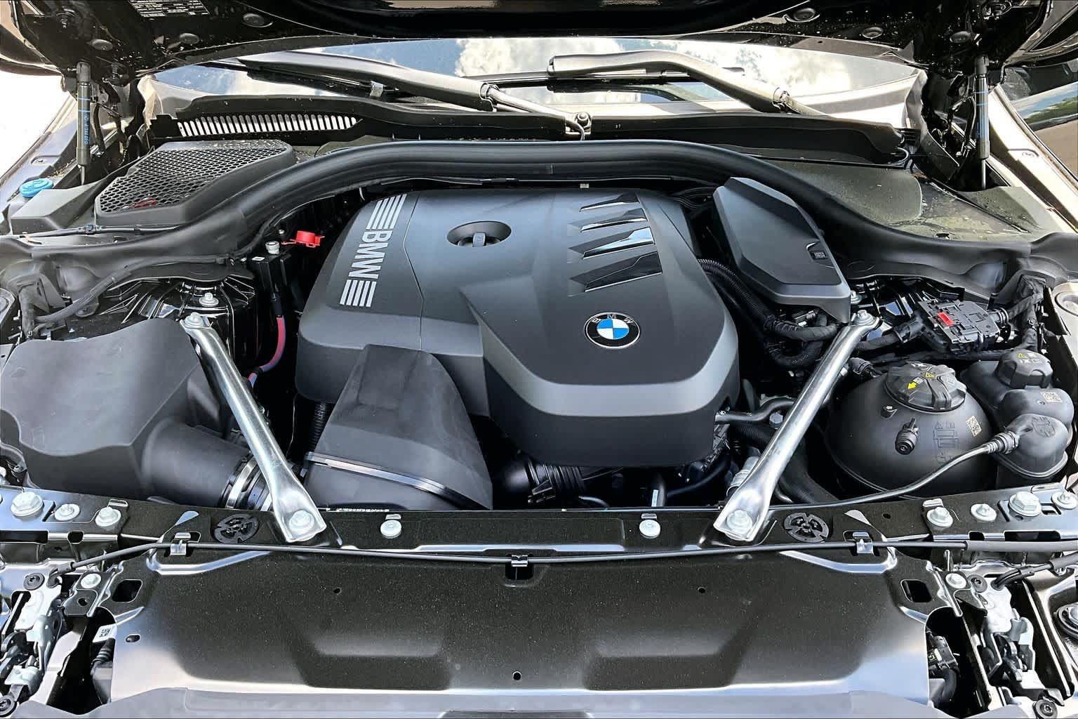 Used 2026 BMW 530i xDrive w/ M Sport Package AWD/4WD image 16