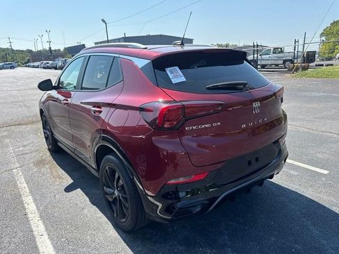 Used 2024 Buick Encore GX Sport Touring FWD image 3