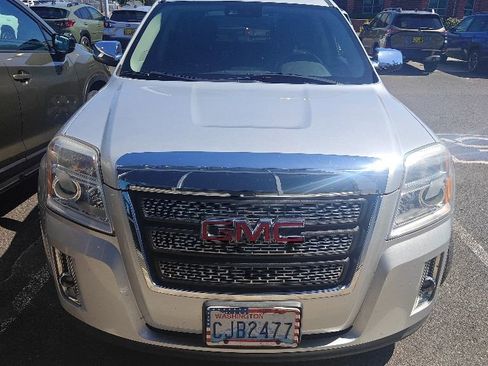 Used 2015 GMC Terrain SLT w/ Chrome Appearance Package AWD/4WD image 2