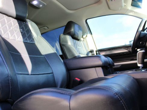 Used 2014 Toyota Tundra Platinum image 28