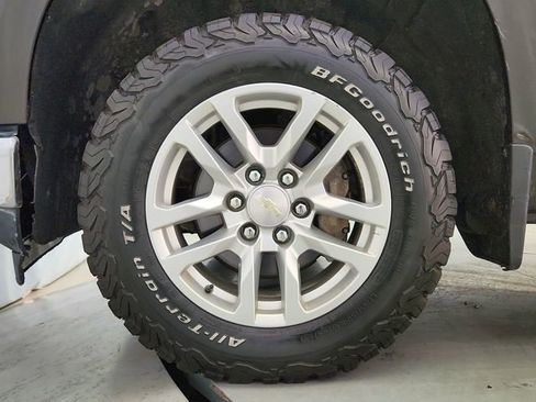 Used 2021 Chevrolet Silverado 1500 LT AWD/4WD image 27