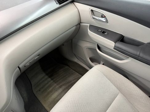 Used 2014 Honda Odyssey LX image 23