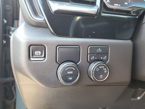 Used 2025 Chevrolet Silverado 1500 LT RWD image 30