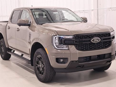 New 2026 Ford Ranger Lariat w/ Black Appearance Package AWD/4WD image 3